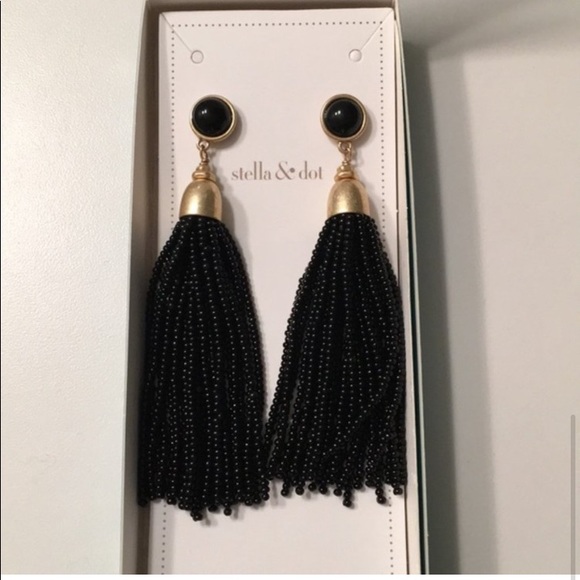 ::⚜️🌚Gorgeous Hand Beaded Black Tassel Earrings - Picture 11 of 12